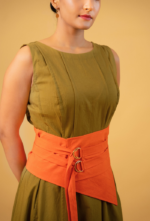 Sleeveless Olive Dress With Contrast Belt - Image 4